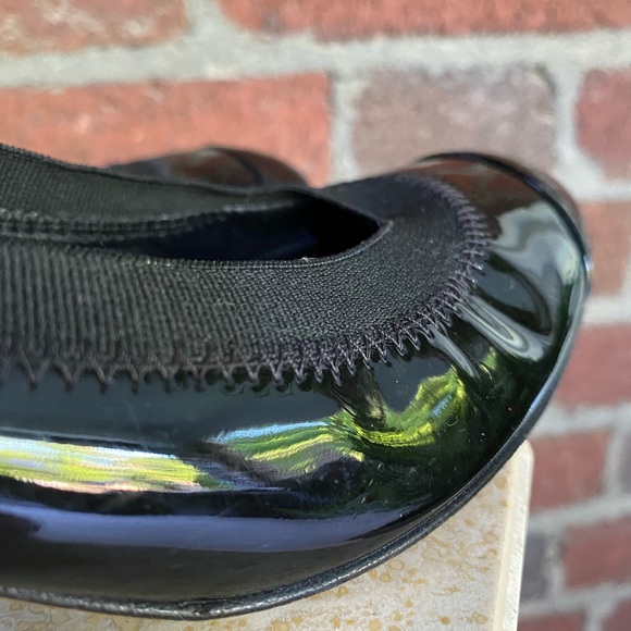 Chanel Black Patent Elastic Pumps - 38.5 - Picture 16 of 16